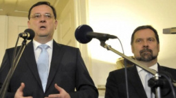 Policistům se ministr John nezamlouvá, proč asi? 