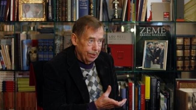 Havel hodnotí vládu. Chválí Hegera, výhrady má k Bártovi