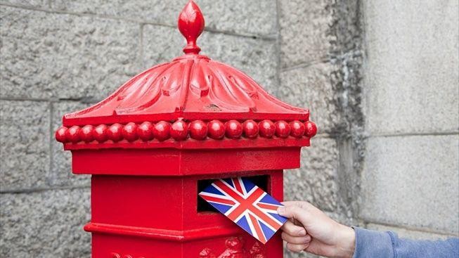 Británie oslaví olympijské úspěchy přemalováním schránek pošty do zlata