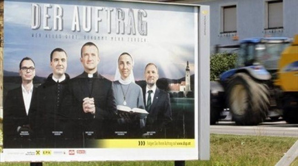 Katolická církev se rozhodla pro nábor nových kněží pomocí billboardů