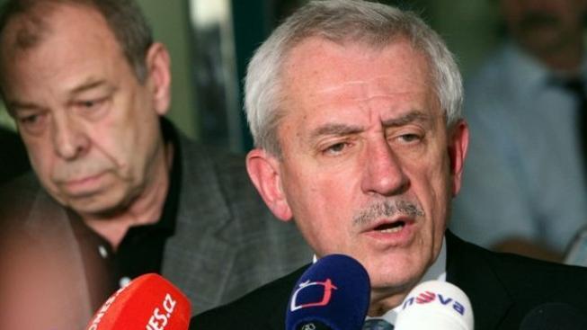 Uhl: Heger by mohl nabídnout rezignaci jako záruku dohody