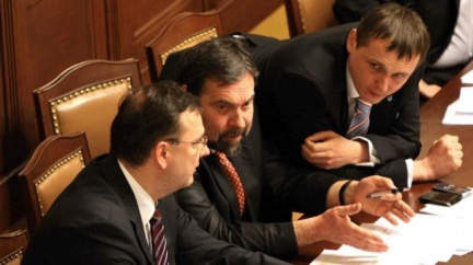 Koaliční politici hodnotí dohodu s lékaři opatrně, opozice ji přivítala