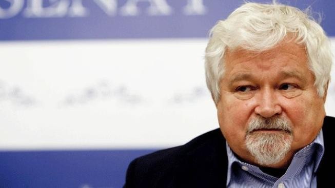 Petr Pithart tvrdě: Je tu mnoho tupých ovcí. Volíme pořád stejně a pak se divíme