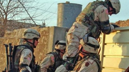 Irák: Atentátník zaútočil na šíitské poutníky, desítky mrtvých