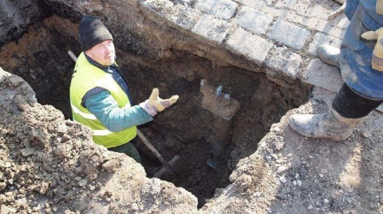 Prasklé potrubí na pražské stanici napáchalo škodu za milion 