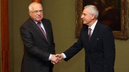 Heger našel peníze, nabídne lékařům na platy dvě miliardy