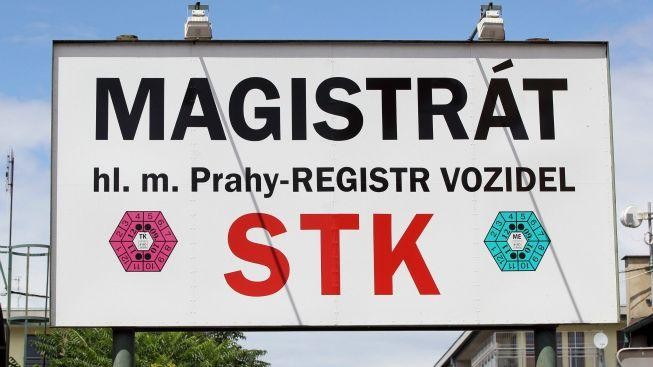 ČSSD vyrukovalo s obviněním: Nevypsáním tendru na registr aut porušilo MD zákon