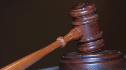 Zastřelil barmanku, soud mu potvrdil sedmnáct let za mřížemi