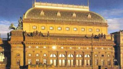 ÚOHS: Manipulace s tendry na opravu fasády Národního divadla?