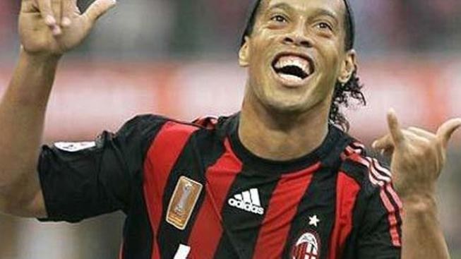 Ronaldinho podepsal ve Flamengu smlouvu do roku 2014 