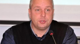 "Nepříčetný" Bárta lže. Podám na něj trestní oznámení, zlobí se Benda