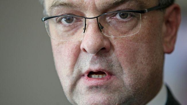 Kalousek: Mám listinné důkazy proti Lessymu 