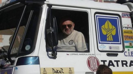 Macháček vede na Dakaru před Plechatým, Loprais je druhý 