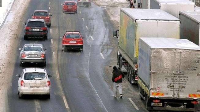 Nehody blokují dopravu na D1 u Vlašimi