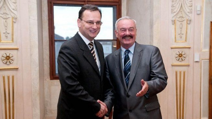 Celá ODS v čele s Nečasem podpořila Sobotkovu kandidaturu na Hrad