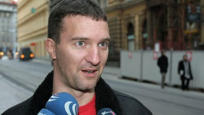 Pitr podává u soudu stížnost proti vydání do Česka