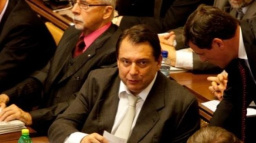 Paroubka nechtějí ve vedení ČSSD. Ten se neskutečně baví