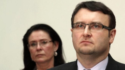 Poslední koaliční schůzka ke kauza Drobil začala. VV mají dilema