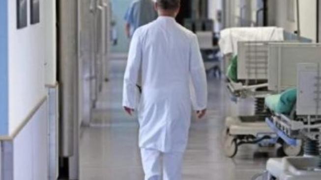 Heger začíná s kraji hledat řešení nespokojenosti lékařů