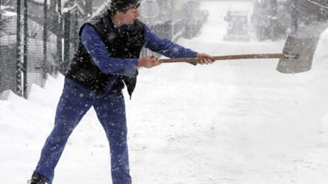 V Rumburku už není kam dávat sníh. A to má opět sněžit