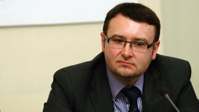 Drobil kvůli skandálu odchází z vlády, Nečas za ním stojí