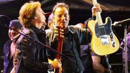 Pánové dospívali: Springsteenovi a McCartneymu vypnuli mikrofony!
