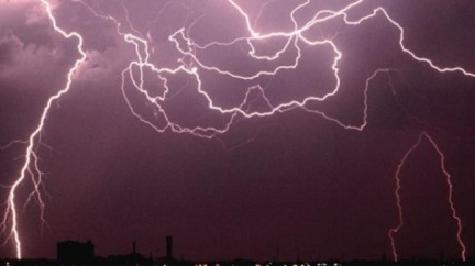 Blesk uhodil do stanu na jídelním festivalu. 17 lidí utrpělo lehčí zranění