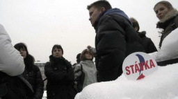 Haló noviny referují o úspěšné stávce. Ostatní píší o fiasku