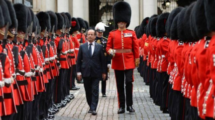 Hollande je další francouzský prezident napoleonského vzrůstu