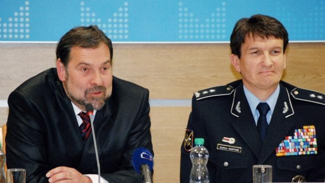 Langer k Johnovu oblíbenci: Vylezl Martinů po zádech a zvrací mu na hlavu