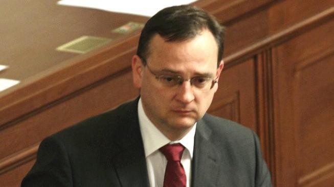 Odboráři jsou podle Nečase agresivní, protože jich ubývá 