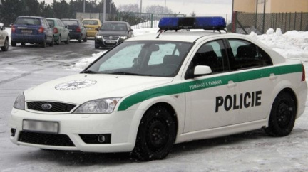 Důchodce loupil v bance, střílel. Přesto byl okamžitě dopaden