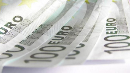 Eurozóna schválila 85 miliard eur pro Irsko, pomůžou ale i Češi