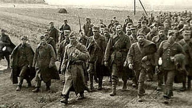 Poláky v Katyni postříleli na Stalinův rozkaz, přiznali ruští poslanci