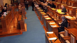 Senát je opět kompletní, noví senátoři složili slib