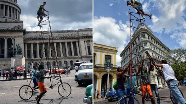 Kubánec Félix sestrojil největší bicykl na světe, chce pomoci sestře