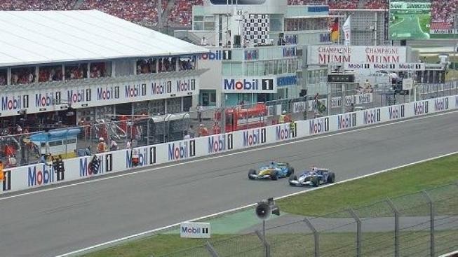 Král má za sebou premiéru F1, při testech dva nováčky předjel