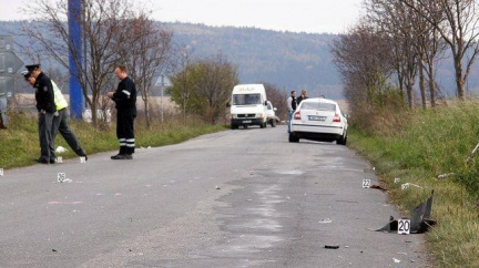 Pro cyklistku se stal osudným střet s nákladním autem. Na místě zemřela