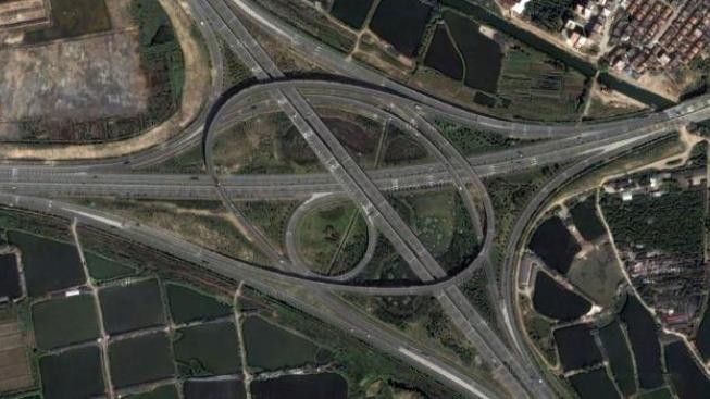 Češi chtějí levnější čínské dálnice, tvrdí průzkum