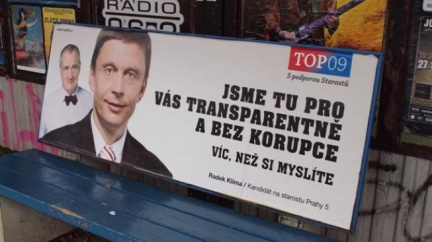 TOP 09 čelí nařknutí z podvodu: Kupujete si fanoušky z Asie