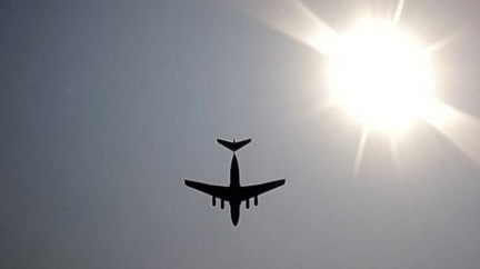 V Dárfúru havarovalo letadlo se 30 lidmi, někteří prý přežili