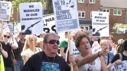 Londýňané mají smůlu. Rakety na střechách budou i přes jejich nesouhlas