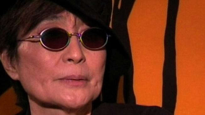 Londýn: Yoko Ono odhalila pamětní desku na domě, kde žila s Lennonem