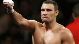 Vitalij Kličko suverénně vybodoval Briggse a obhájil titul 