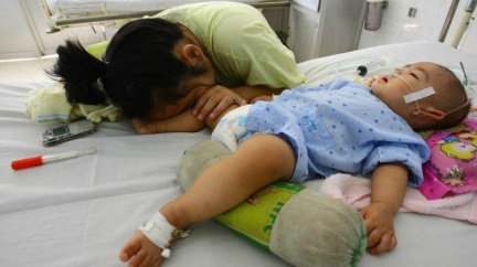 Záhadná nemoc HFMD, která letos usmrtila 64 dětí, se blíží k objasnění