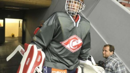 Souboj českých brankářů v KHL vyzněl těsně pro Štěpánka 