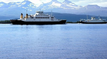 Oheň na trajektu v Baltském moři je uhašen, ropa neunikla