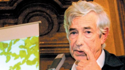 Lidé si mohou za téměř milion korun koupit sofa podle Kaplického 