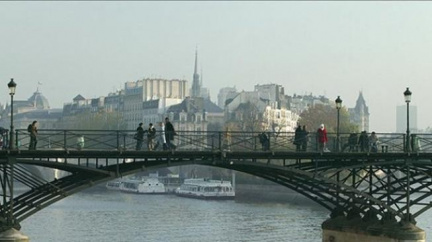 Pařížanky budou moci po dvou stoletích legálně nosit kalhoty 