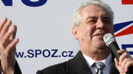 Zeman mohl sedět ve sněmovně. Chyboval v únoru, tvrdí Jánský